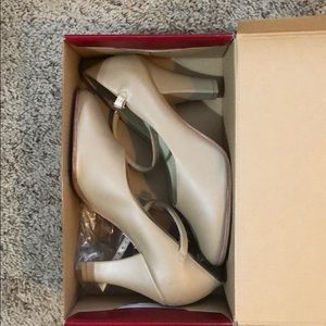 So Danca Character Dance shoes. Nude 8.5